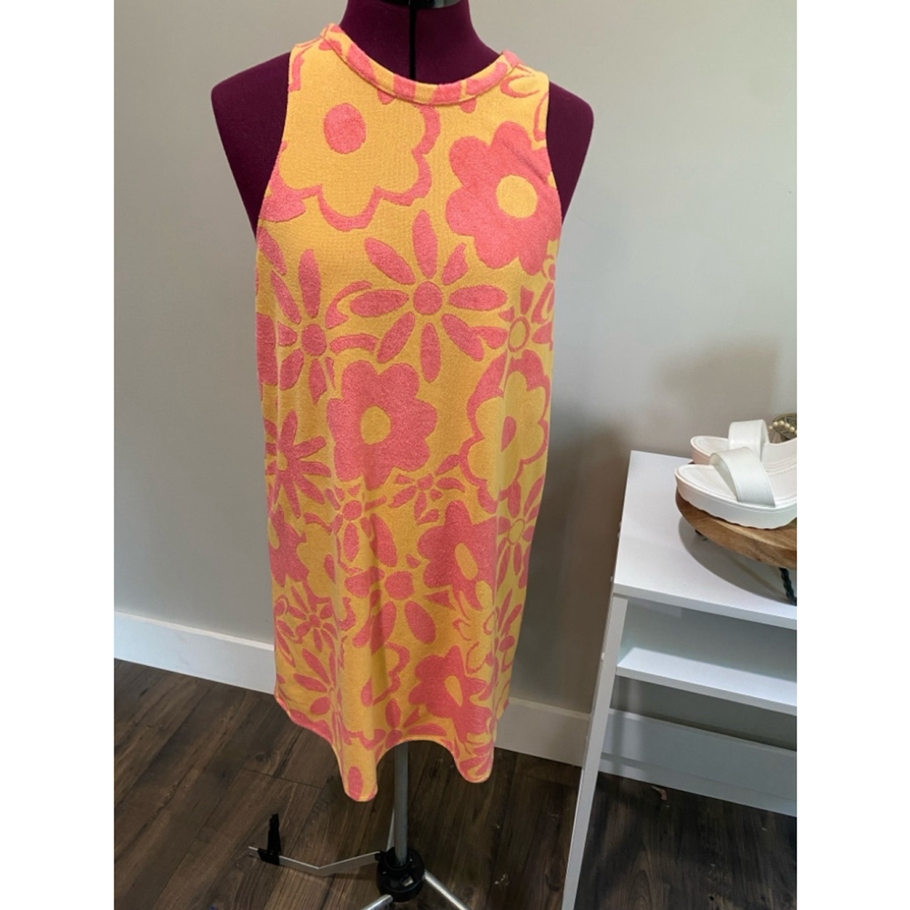 Zara Dress 
1960’s Retro Vibe